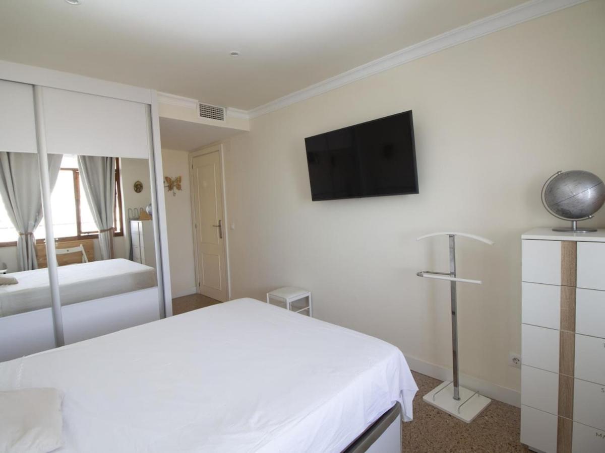 Lightbooking La Nogalera Apartment *
